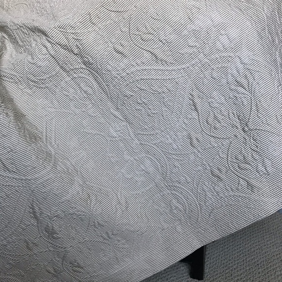 Matelasse Coverlet - Picture 3 of 6